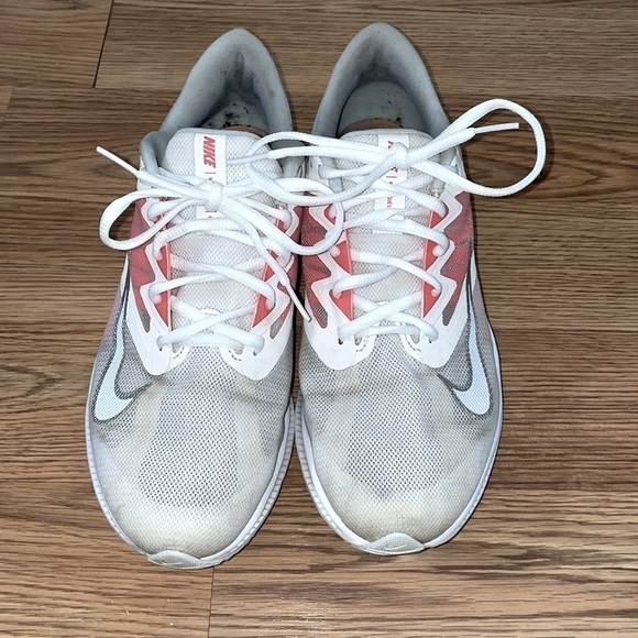 Nike Quest running sneakers. Size 10 - Picture 2 of 9